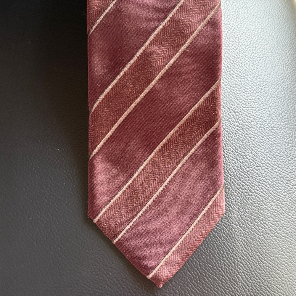 BOSS Hugo Boss 100% Silk Made in Italy Brown Maroon Diagonal Pattern Tie